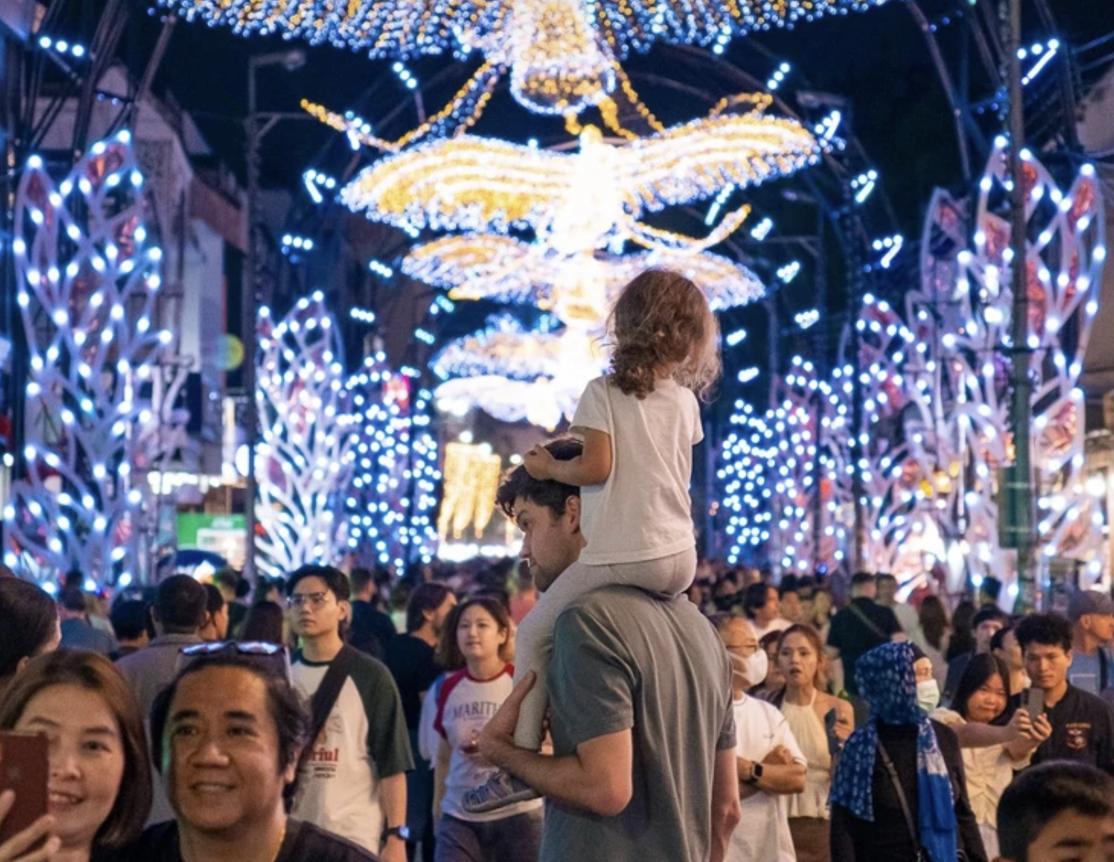 Chiang Mai Night Market light art at Tha Phae and San Kamphaeng walking streets