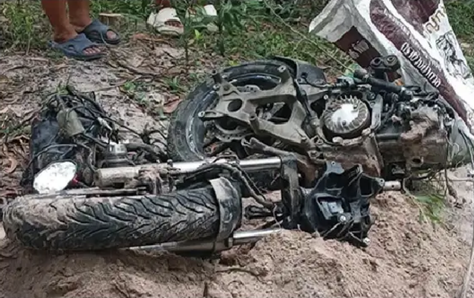 Police searching for missing Russian siblings Diana Nazimova and Roman Nazimov have uncovered their dismantled motorcycle buried in a Chonburi cemetery as the investigation intensifies.
