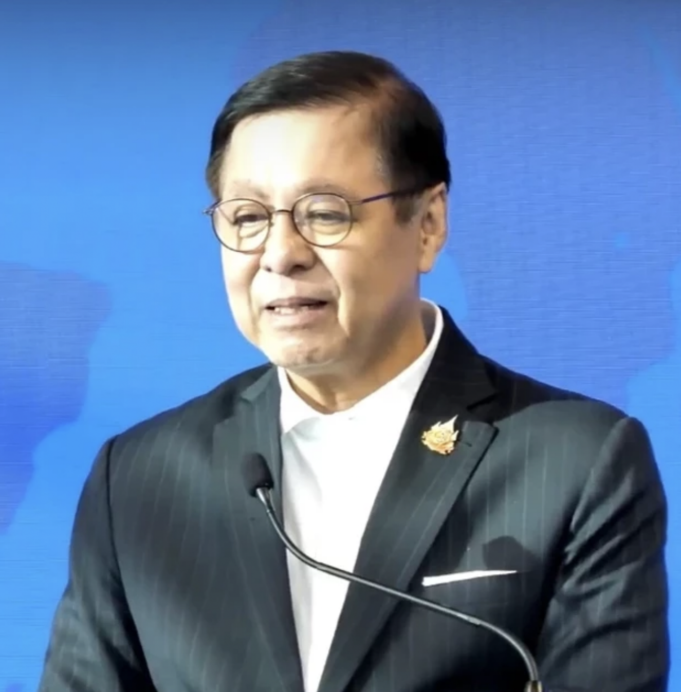 Bangchak’s vessel leads two Thai ships safely through Hormuz, while officials await confirmation on three missing crew members amid rising regional tensions.